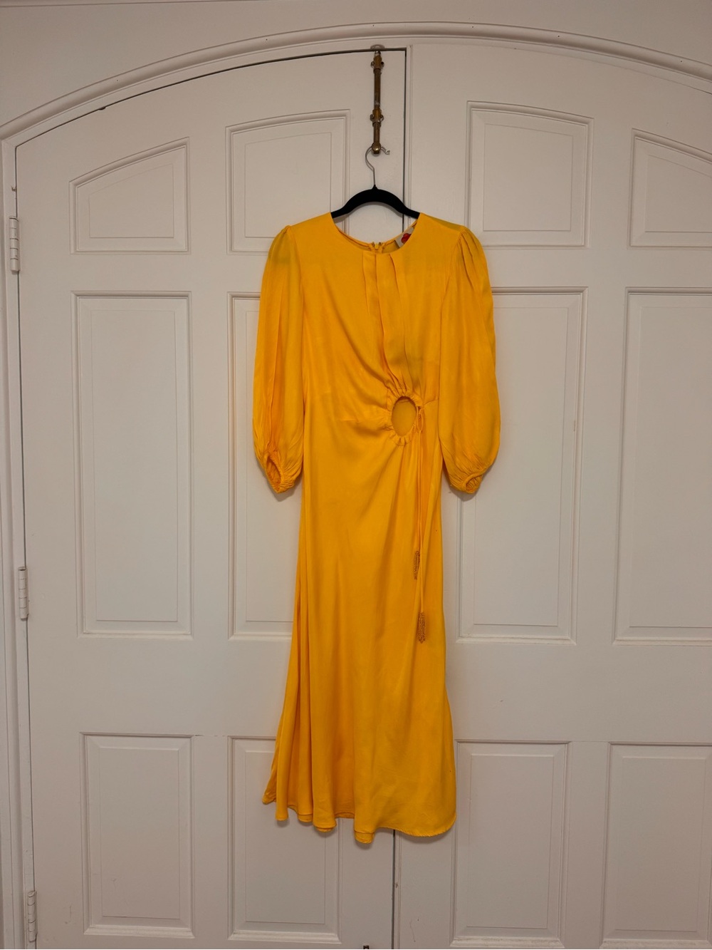 FARM RIO cutout twist yellow dress- SIZE M
